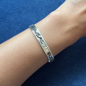 Vintage 970 Sterling Silver
Native‎ Handmade Bracelet